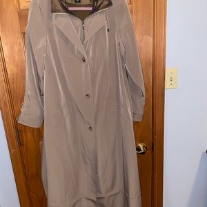 EAST 5TH - WOMEN'S LONG FULL ZIP & BUTTON TRENCH JACKET - SIZE Small